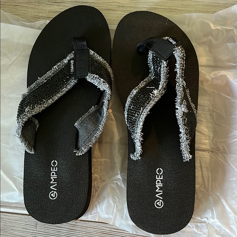 Ampeo Black Flip flops